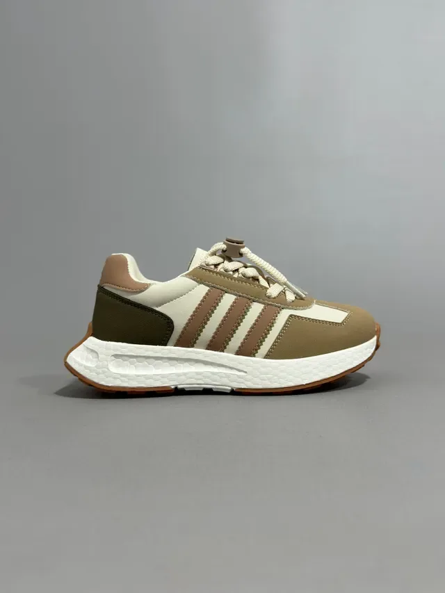 Adidas Beige Red Retro Runner Silhouette Three-Stripe Side Panel Lifestyle Sneakers 17