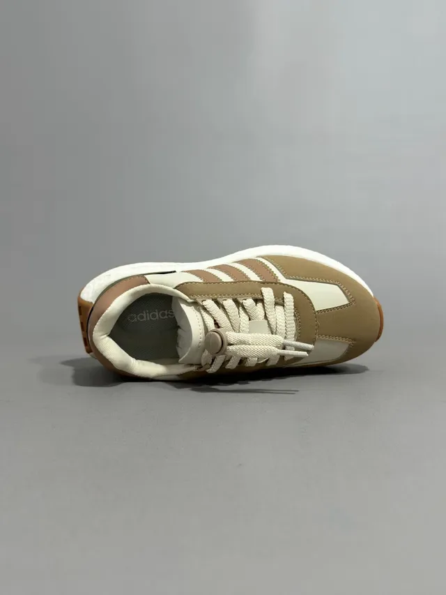 Adidas Beige Red Retro Runner Silhouette Three-Stripe Side Panel Lifestyle Sneakers 18