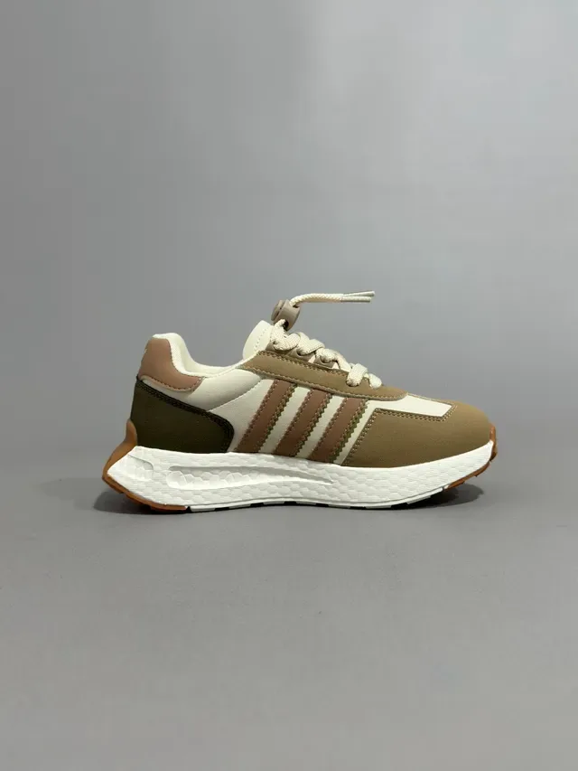 Adidas Beige Red Retro Runner Silhouette Three-Stripe Side Panel Lifestyle Sneakers 19
