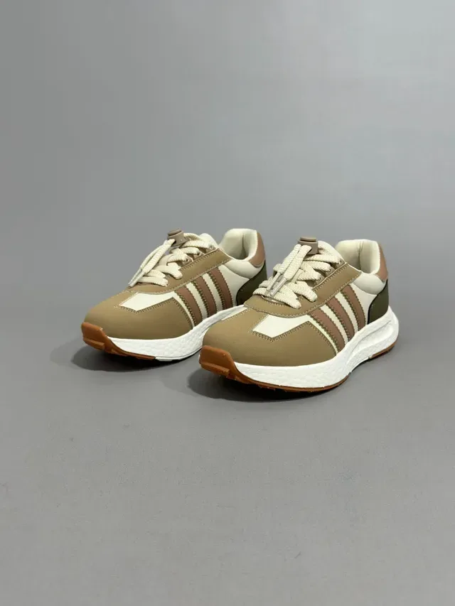 Adidas Beige Red Retro Runner Silhouette Three-Stripe Side Panel Lifestyle Sneakers 22