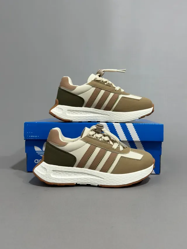 Adidas Beige Red Retro Runner Silhouette Three-Stripe Side Panel Lifestyle Sneakers 24