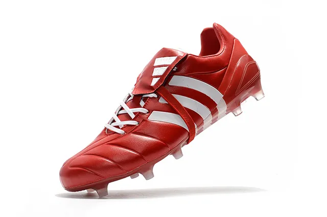 Adidas Noir Rouge Coupe-basse Cuir supérieur Trois bandes blanches Terrain ferme Chaussures de football 16