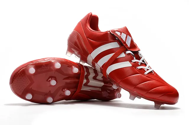 Adidas Noir Rouge Coupe-basse Cuir supérieur Trois bandes blanches Terrain ferme Chaussures de football 17