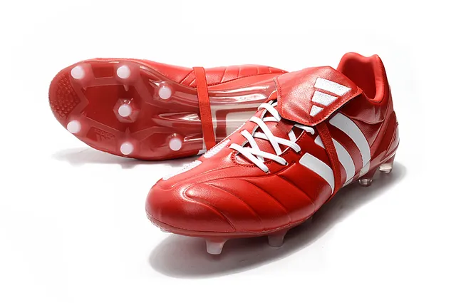 Adidas Noir Rouge Coupe-basse Cuir supérieur Trois bandes blanches Terrain ferme Chaussures de football 18
