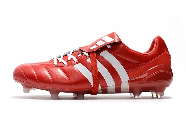 Adidas Noir Rouge Coupe-basse Cuir supérieur Trois bandes blanches Terrain ferme Chaussures de football 22