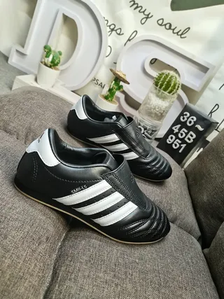 Adidas Noir Blanc Sans Lacets Slip-On Quilté Vamp Chaussures de Football Indoor 9