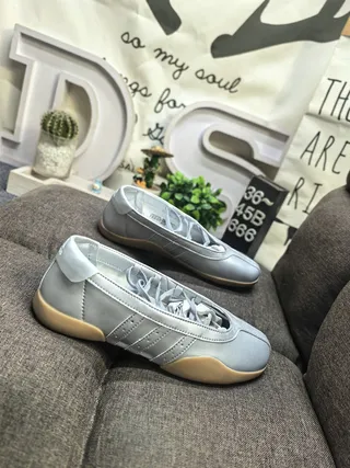Adidas Black White Low-Top Leather-and-Synthetic Upper Lifestyle Sneakers 9