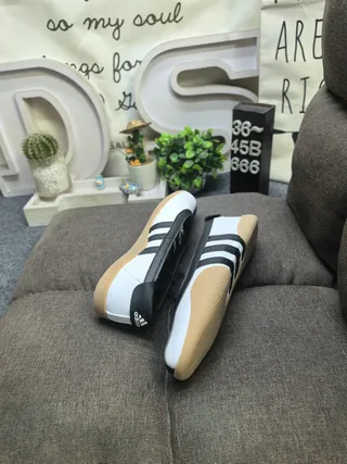 Adidas Black White Low-Top Leather-and-Synthetic Upper Lifestyle Sneakers 16