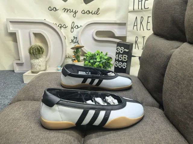Adidas Black White Low-Top Leather-and-Synthetic Upper Lifestyle Sneakers 21