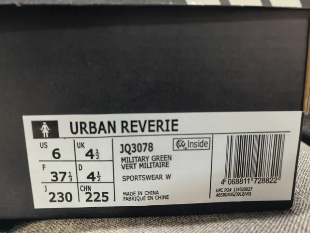 Adidas Black White Low-Top Smooth Upper Lifestyle Sneakers 22