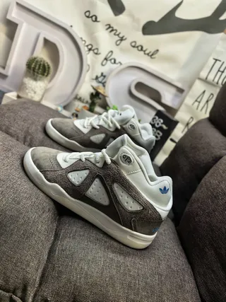 Adidas Brown White Low-Top Suede-Mesh Hybrid Lifestyle Sneakers 7