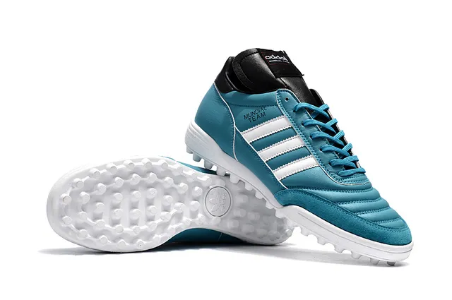 Adidas Copa Chaussures de football Turf low top en cuir bleu et blanc 10