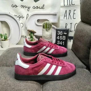 Adidas Gazelle गुलाबी सूड लाइफस्टाइल स्नीकर