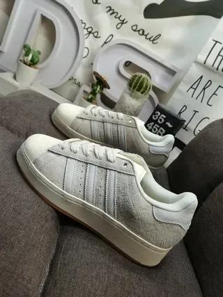 Adidas ग्रे बीज लो-टॉप सूड मेश अपर लाइफस्टाइल स्नीकर 7