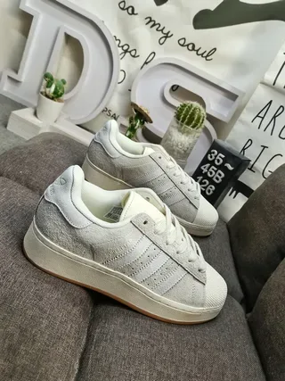 Adidas ग्रे बीज लो-टॉप सूड मेश अपर लाइफस्टाइल स्नीकर 9