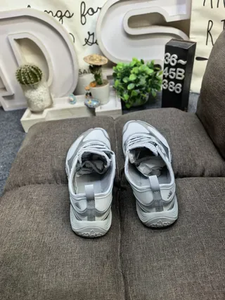 Adidas ग्रे और सफेद मेश और सिंथेटिक ओवरले ऊपरी ट्रेल-इंस्पायर्ड सोल लाइफस्टाइल स्नीकर्स 8