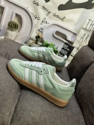 Adidas Green White Suede Upper Gum Rubber Sole Sneakers 7