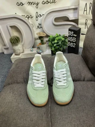 Adidas Green White Suede Upper Gum Rubber Sole Sneakers 10