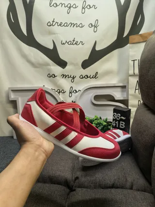 Adidas Mary Jane Rouge-Beige Chaussures basses avec double bride Mary Jane 5