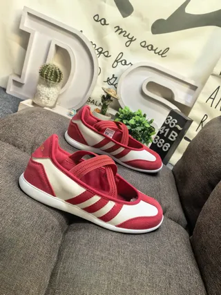 Adidas Mary Jane Rouge-Beige Chaussures basses avec double bride Mary Jane 9