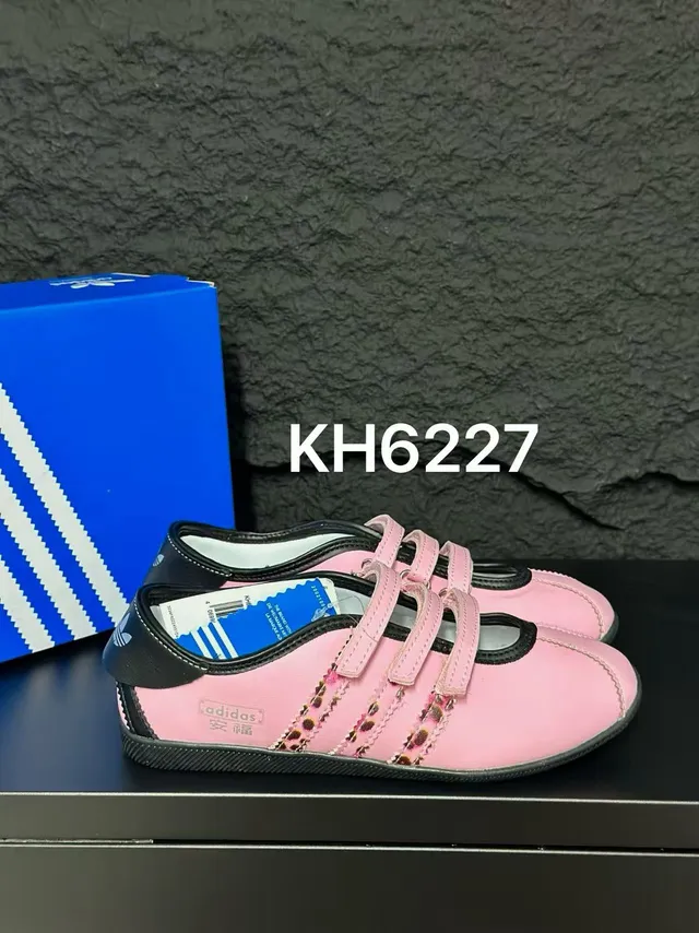 Adidas Mary Jane Argent Blanc Métallique Cuir-Like Supérieur Trois Velcro Straps Mary Jane Chaussures 6