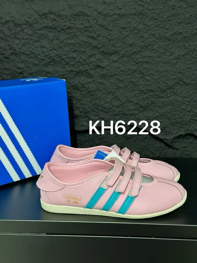 Adidas Mary Jane Argent Blanc Métallique Cuir-Like Supérieur Trois Velcro Straps Mary Jane Chaussures 7