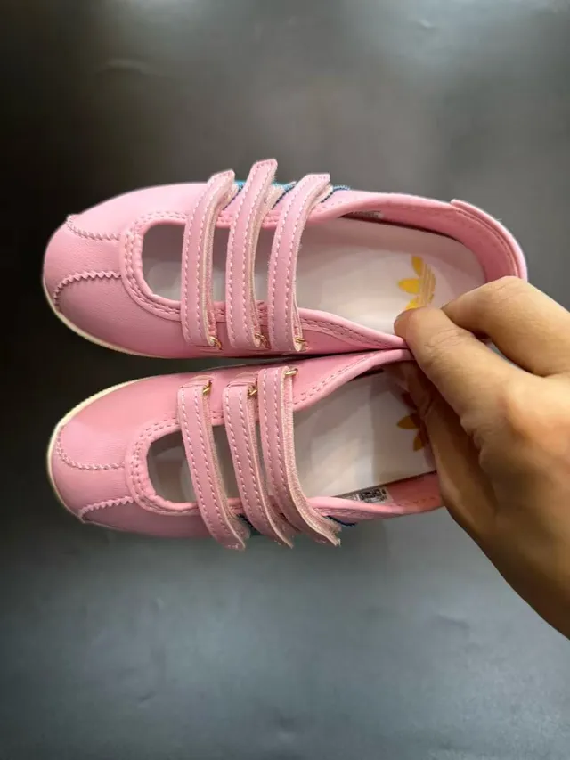 Adidas Mary Jane Argent Blanc Métallique Cuir-Like Supérieur Trois Velcro Straps Mary Jane Chaussures 11