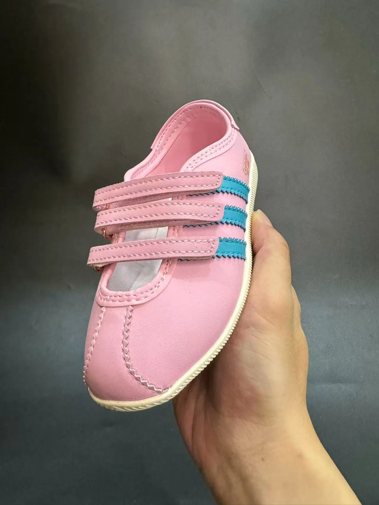 Adidas Mary Jane Argent Blanc Métallique Cuir-Like Supérieur Trois Velcro Straps Mary Jane Chaussures 12