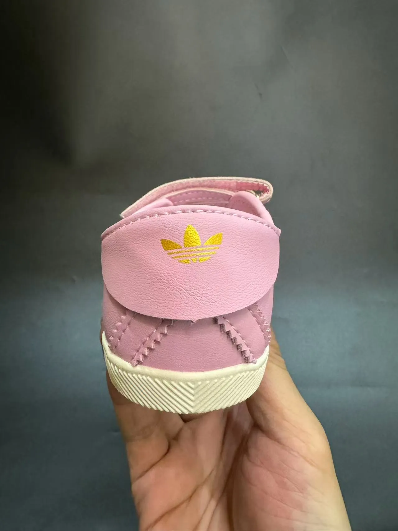 Adidas Mary Jane Argent Blanc Métallique Cuir-Like Supérieur Trois Velcro Straps Mary Jane Chaussures 13
