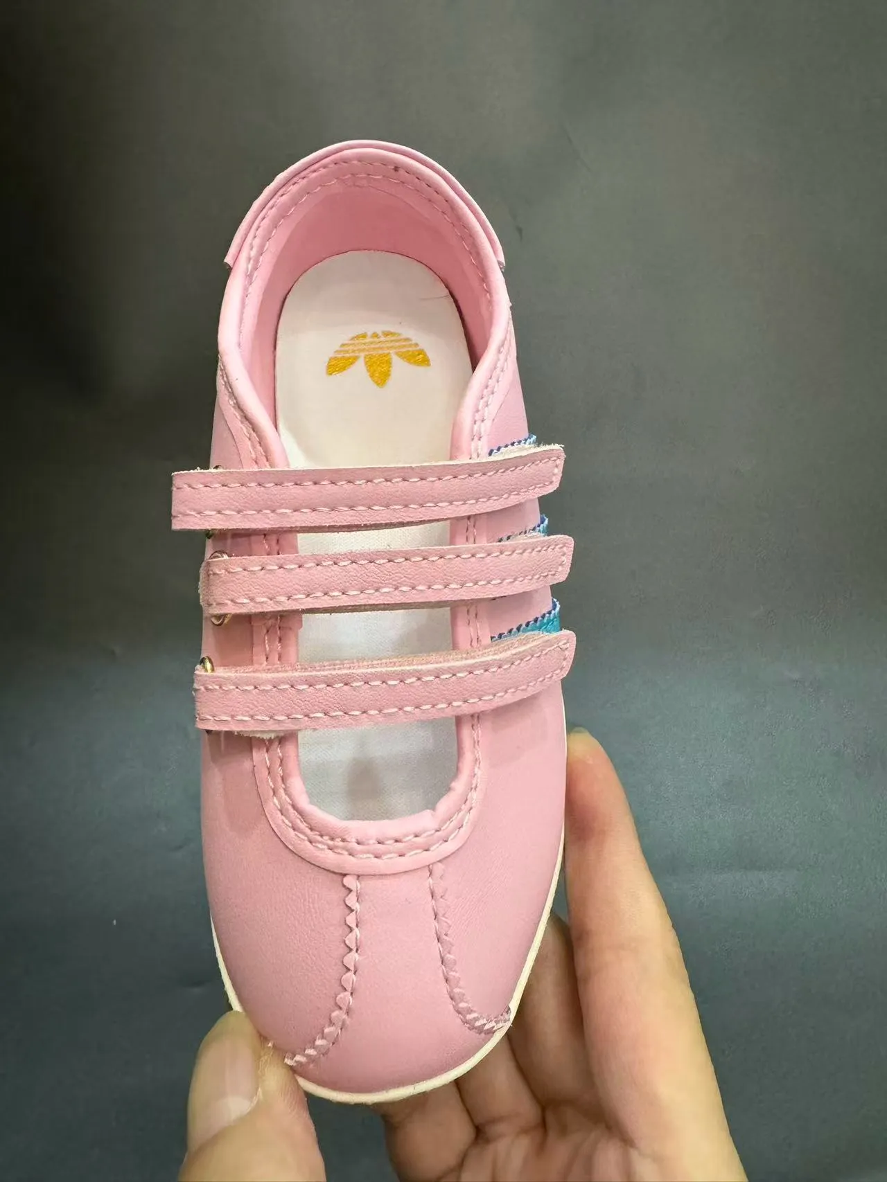 Adidas Mary Jane Argent Blanc Métallique Cuir-Like Supérieur Trois Velcro Straps Mary Jane Chaussures 15