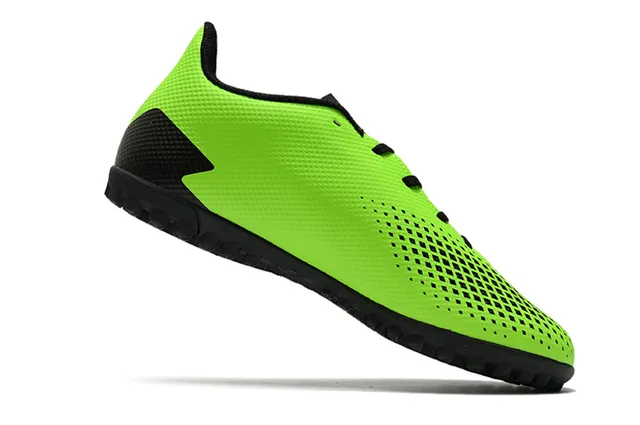 Adidas Predator Preto e Branco Turf Sapatos de Futebol 7