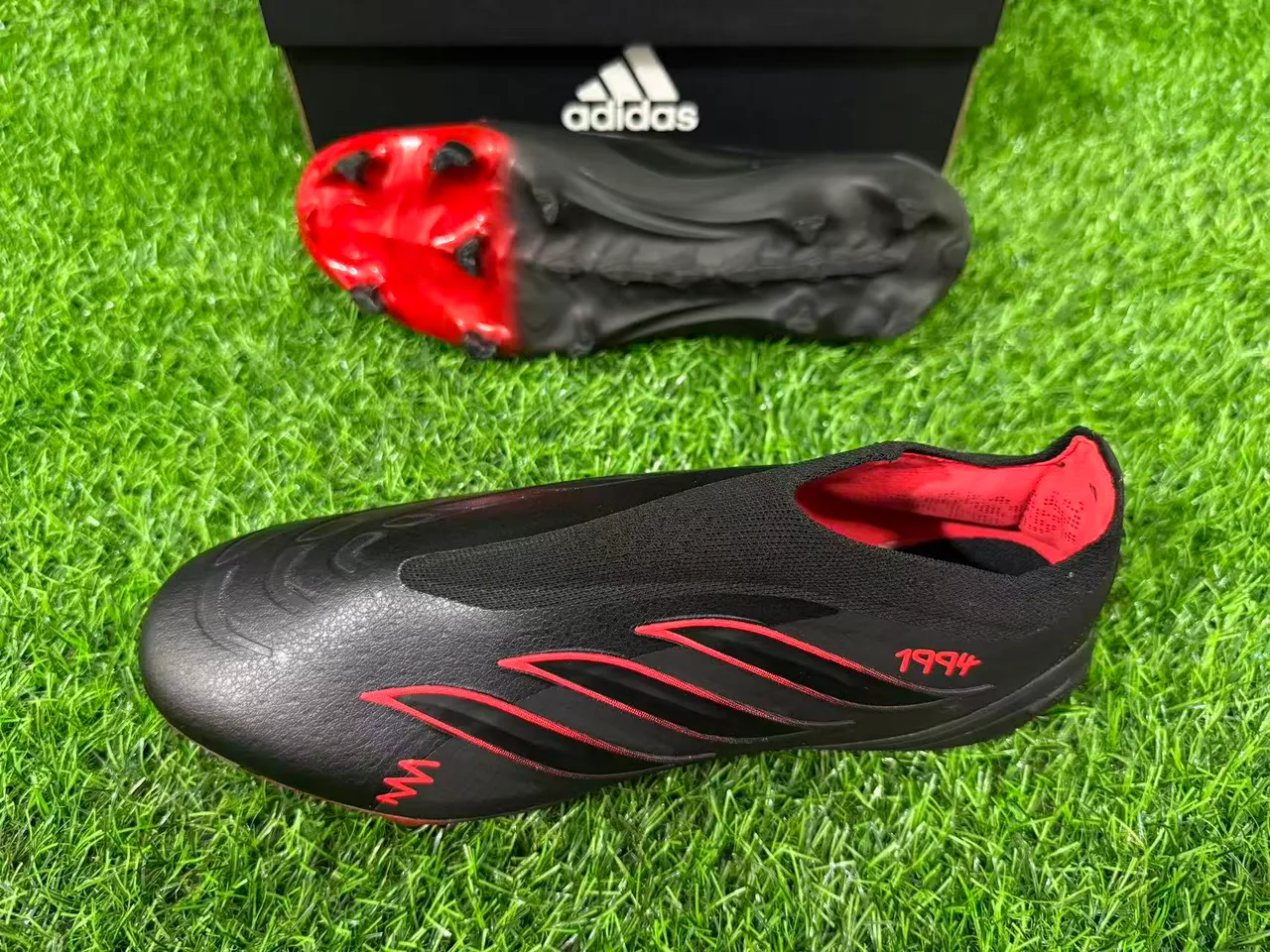 Adidas Predator Black Red Low-Cut Sock-Fit Collar Cursive Branding Firm-Ground Soccer Shoes 7