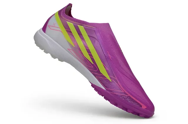 Chaussures de football Adidas Turf violet jaune avec upper sock-fit et overlay de trois rayures 2