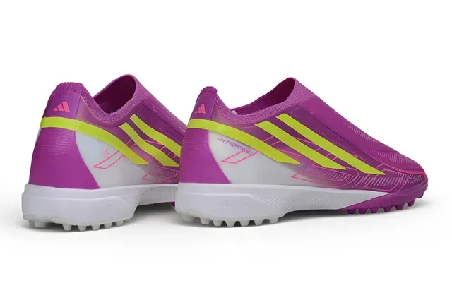 Chaussures de football Adidas Turf violet jaune avec upper sock-fit et overlay de trois rayures 5