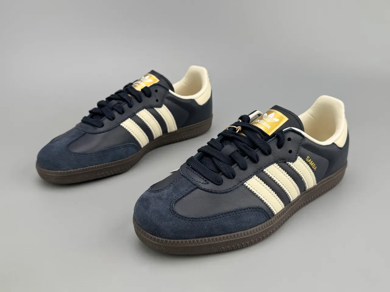 Adidas Samba Navy and Cream लाइफस्टाइल स्नीकर 6