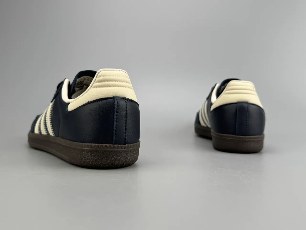 Adidas Samba Navy and Cream लाइफस्टाइल स्नीकर 7