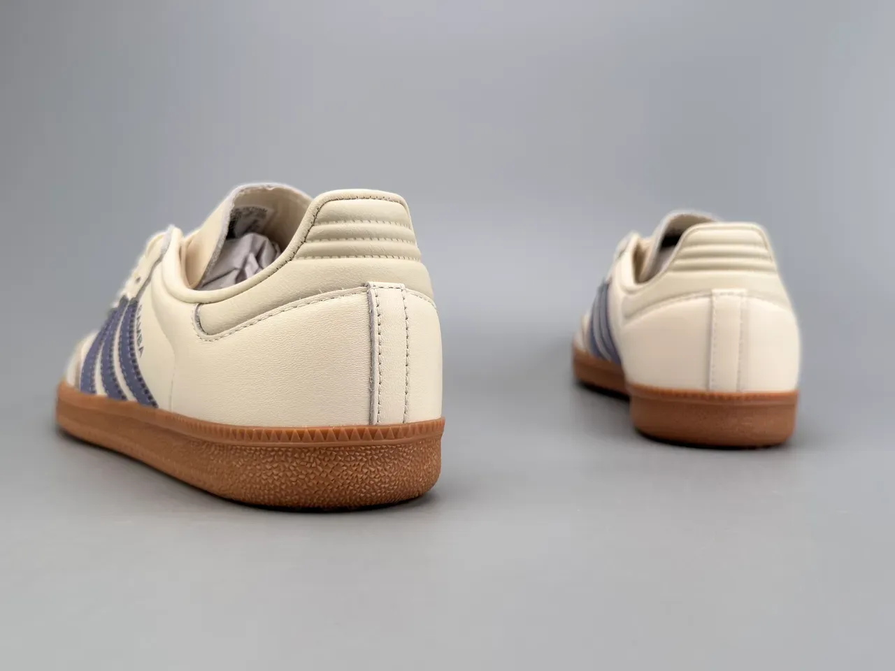 Adidas Samba Off-White और बैंगनी लाइफस्टाइल स्नीकर 8