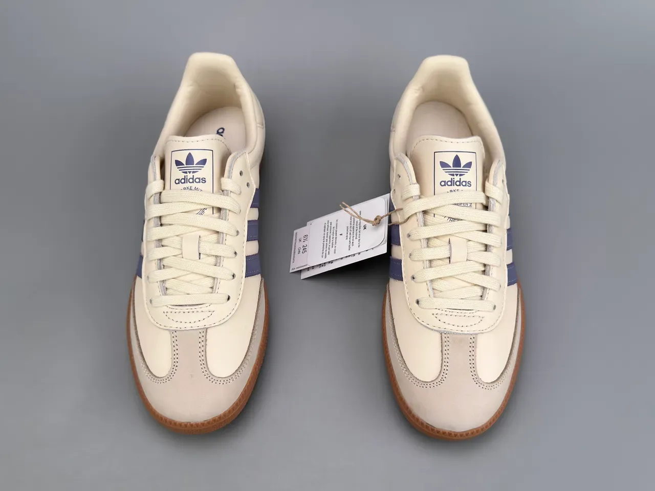 Adidas Samba Off-White और बैंगनी लाइफस्टाइल स्नीकर 9