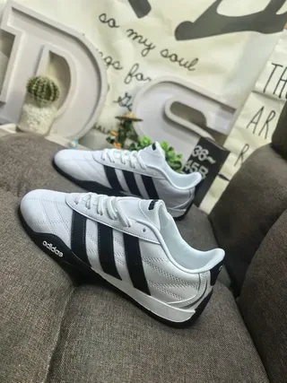 Adidas Samba White and Black Lifestyle Sneakers 7