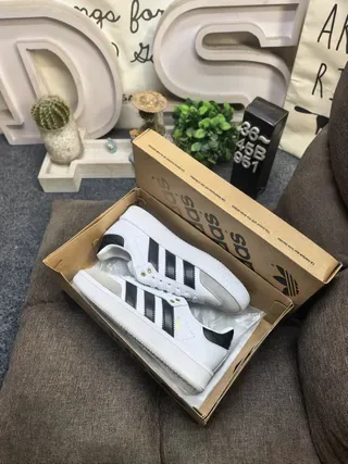 Adidas Samba White and Black Lifestyle Sneakers 3