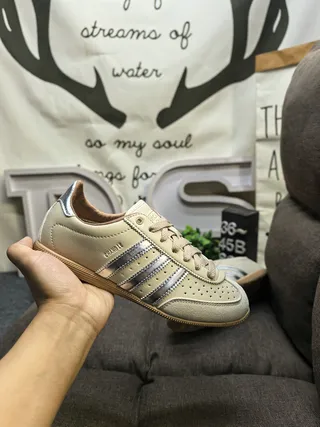 Adidas Spezial Beige Silver Low-Top Perforated Toe Lifestyle Sneakers 5
