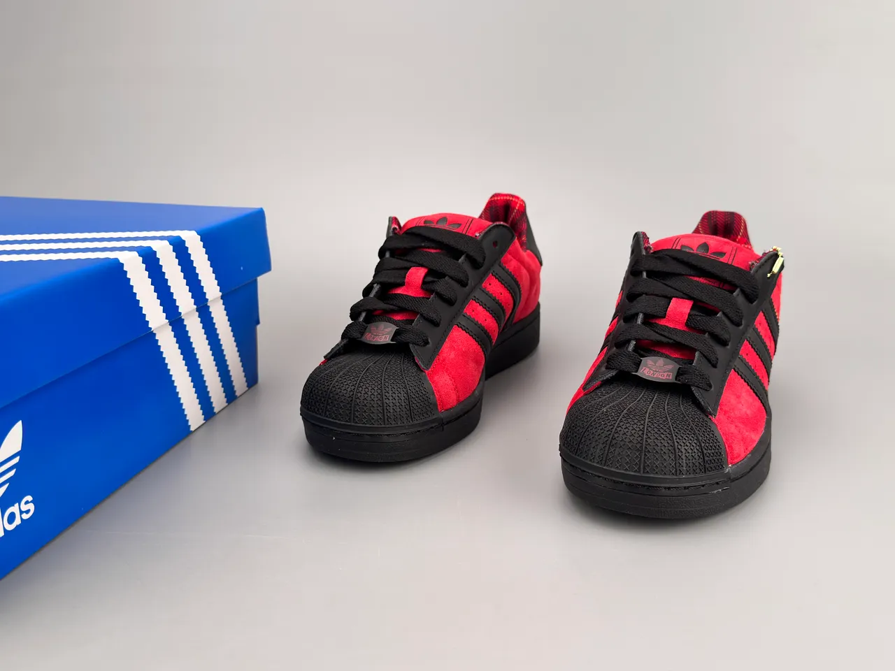 Adidas Superstar 红黑麂皮休闲运动鞋 3