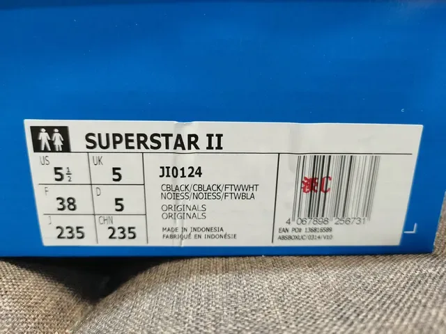 Adidas Superstar sneakers lifestyle blancs et noirs 2