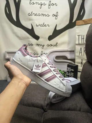 Adidas Superstar White and Mauve Heart Embossed Lifestyle Sneakers 5