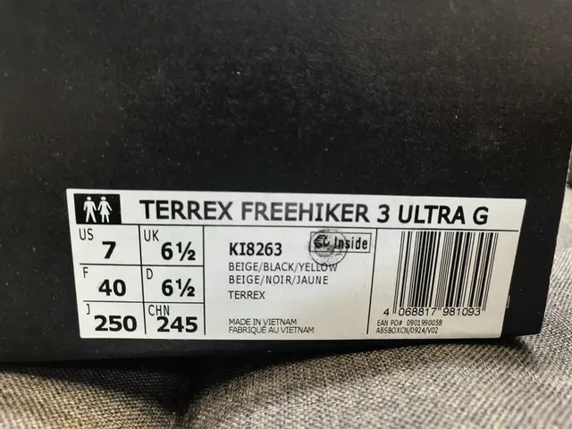 Adidas Terrex Agravic Flow GORE-TEX White Black Running Shoes 2