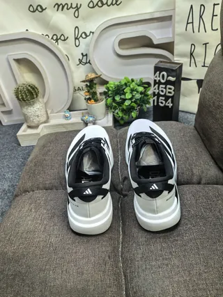 Adidas White Black Lightweight Mesh Upper Lifestyle Sneakers 8