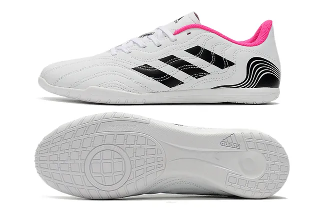 Adidas Tênis de futebol indoor branco e preto sintético acolchoado superior três listras 16