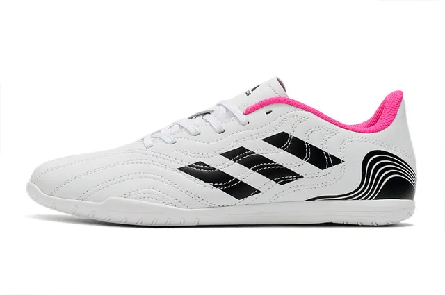 Adidas Tênis de futebol indoor branco e preto sintético acolchoado superior três listras 19