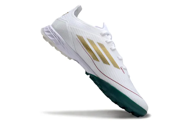 Adidas blanc et vert bas-coupé avec tige synthétique superposition de trois rayures dorées chaussures de football en gazon artificiel 2