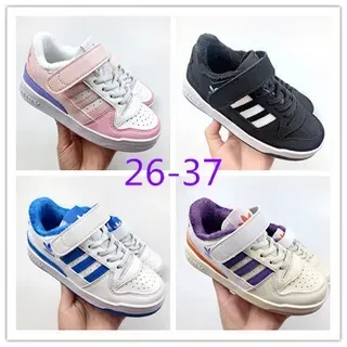 Adidas सफेद गुलाबी लो-टॉप वेलक्रो पट्टी ओवरले लाइफस्टाइल स्नीकर